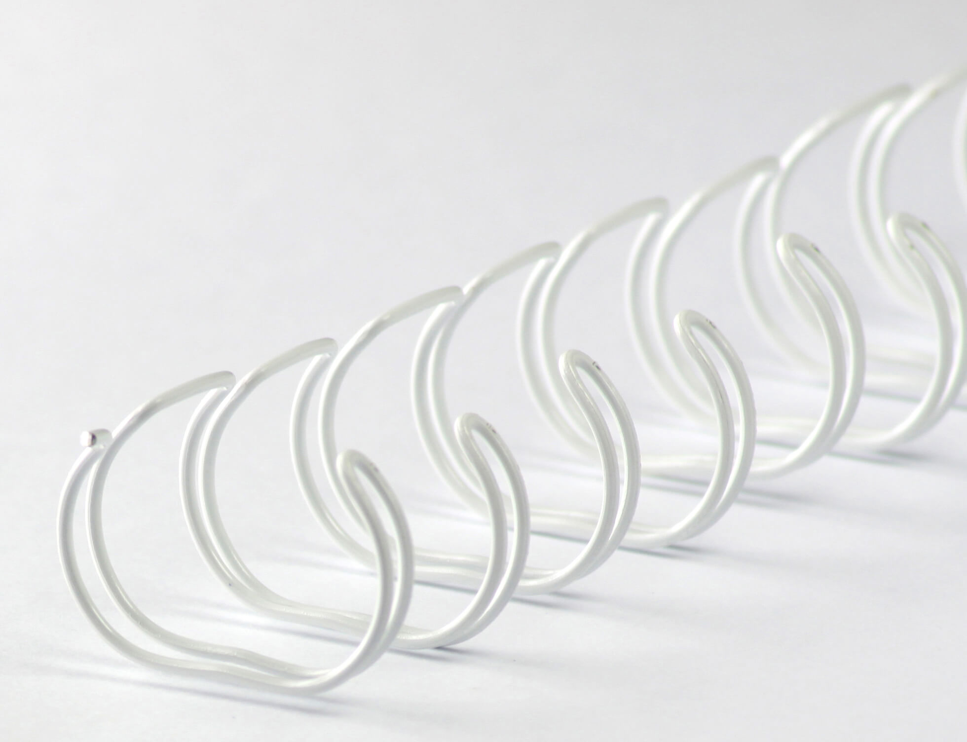 A4 Drahtbinderücken 23 Ringe Ø25,4mm, 1 Zoll, 2:1 in weiß | Bestnr. 23RM254-WS